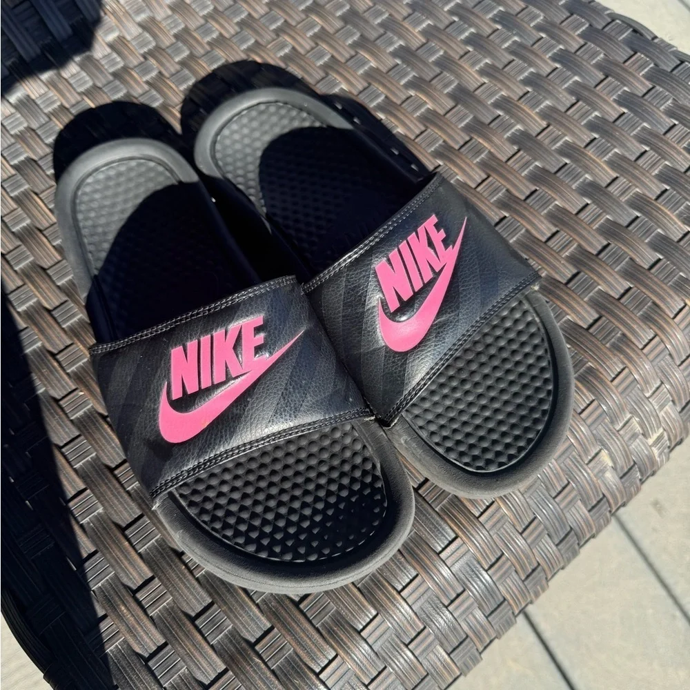 Women’s Nike slides